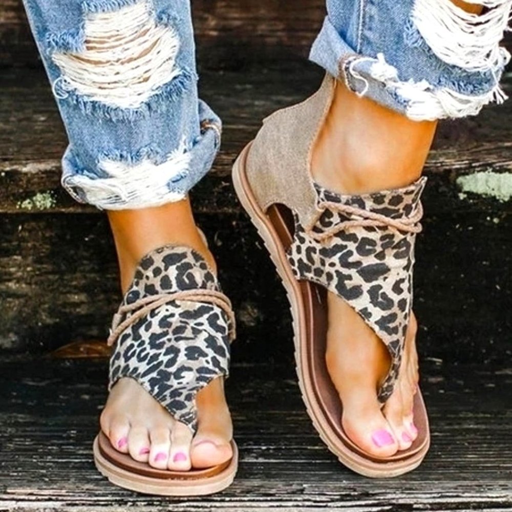 🔥😎🔥 Vintage Looking Leopard Clip Toe Sandal